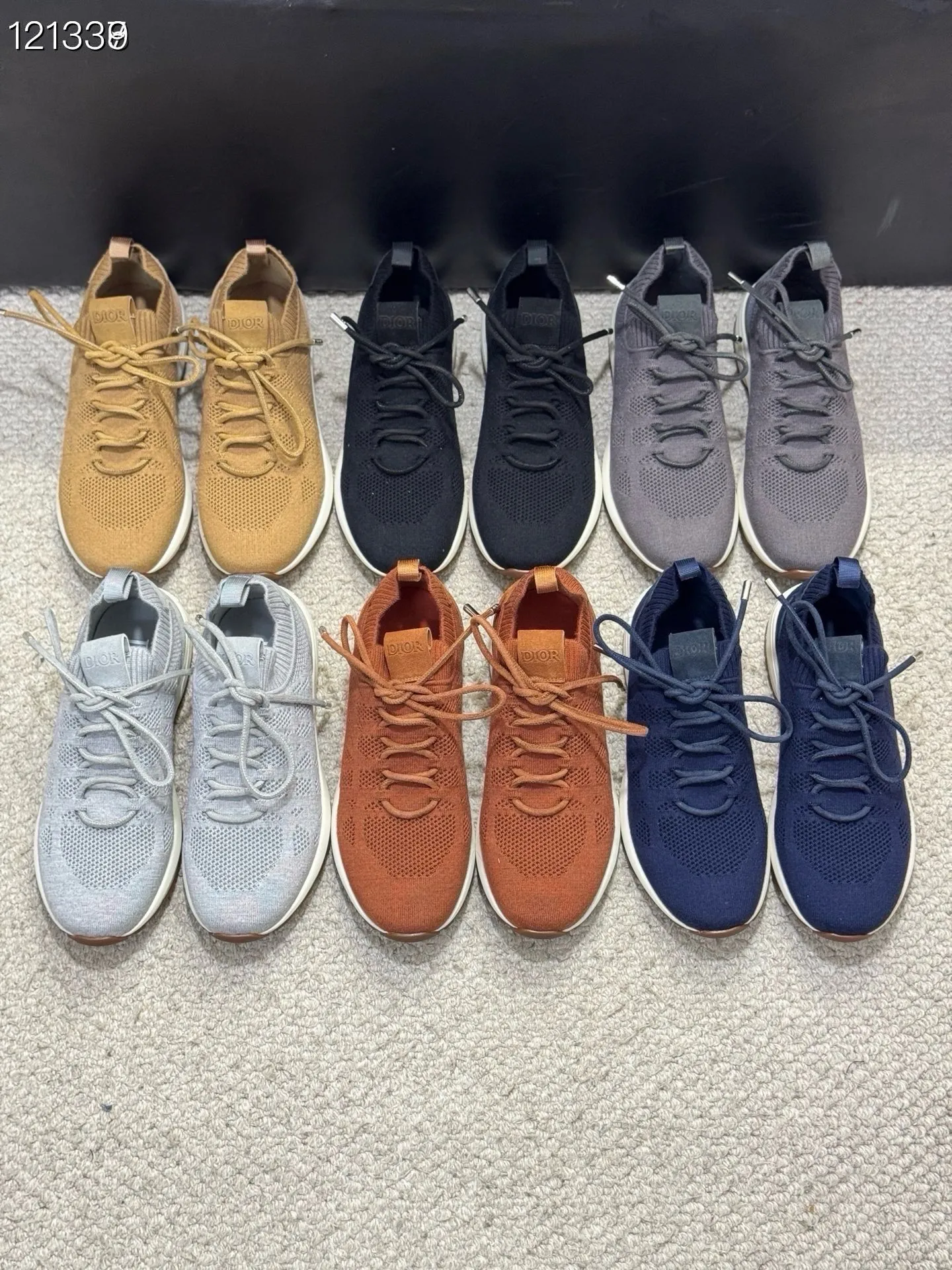 Men's shoes💰400【New style】🎠🎠Dior🔍Top purchasing agent🇮🇹 Di The new super-popular sneakers from the popular sneakers are synchronized with the new counters. The uppers are made of flying woven fabrics, and the logo logo on the tongue is perfectly reproduced with complex craftsmanship that is a must-have for fashionistas. The soles: the original soles are specially provided by the original factory, and the exclusive molded soles are super comfortable. The original factory orders, 🔍🔍multiple colors are available, you can go in and out of the counter at will, welcome to compare, a must-have for fashionable men. Code number: 38-44 (45 customized